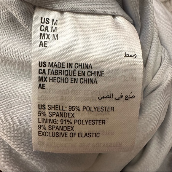 BAR lll NWT Elegant Silver Sequin Skirt - Picture 6 of 8